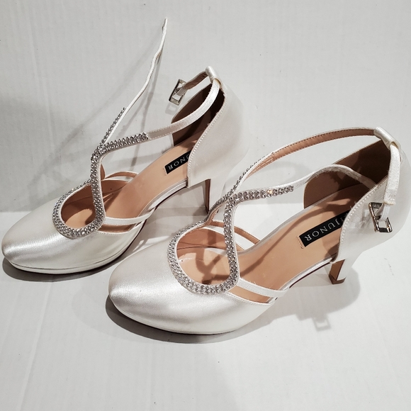 Erijunor Shoes - Erijunor White Wedding/Dress Shoe Heels Size 6